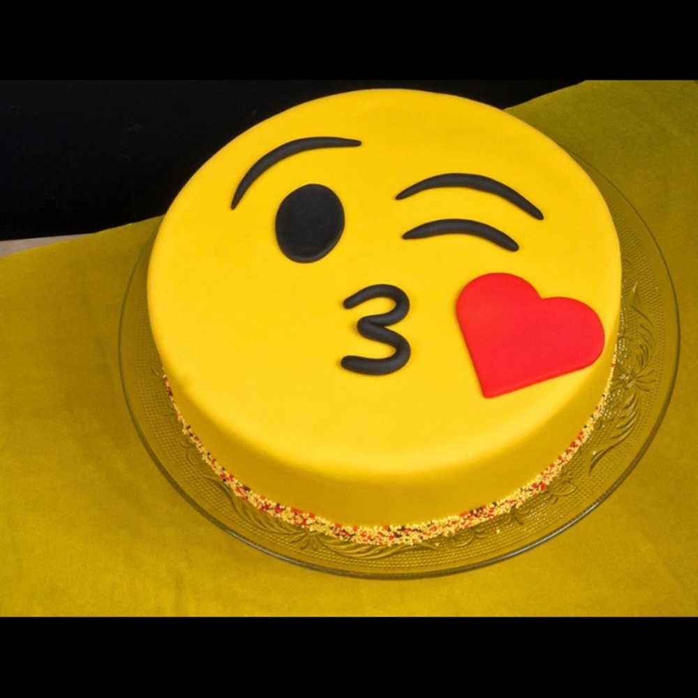 Emoji cake